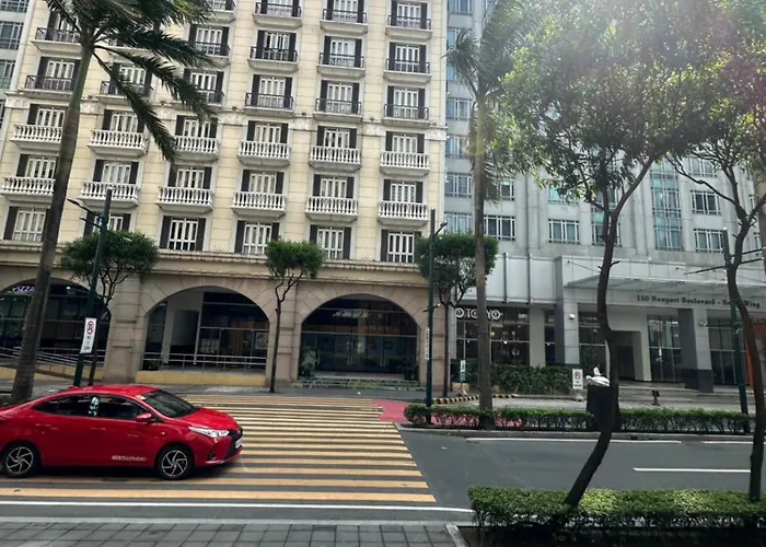 Rmz 101 Newport Condotel Near Naia T3